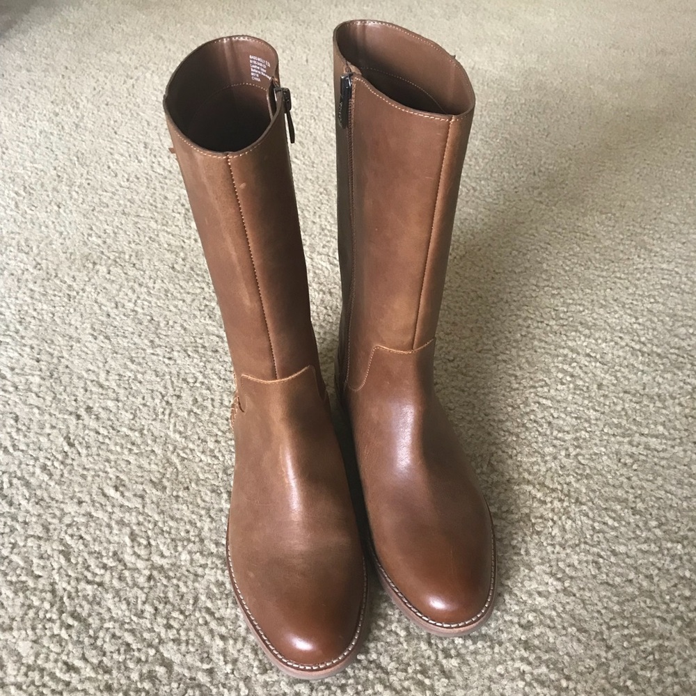 Bass Leather boots! Size 8.5